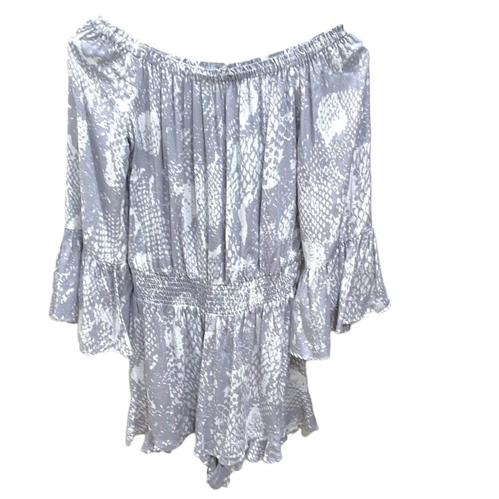 Surf Gypsy Off The Shoulder Ruffled Snakeskin Print Romper Grey White SZ S